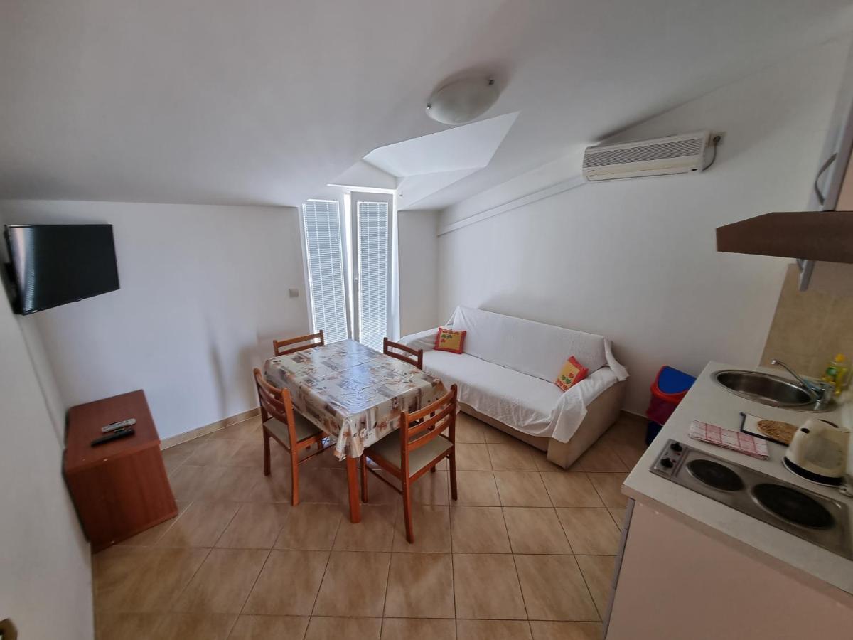 Apartment Luetic *