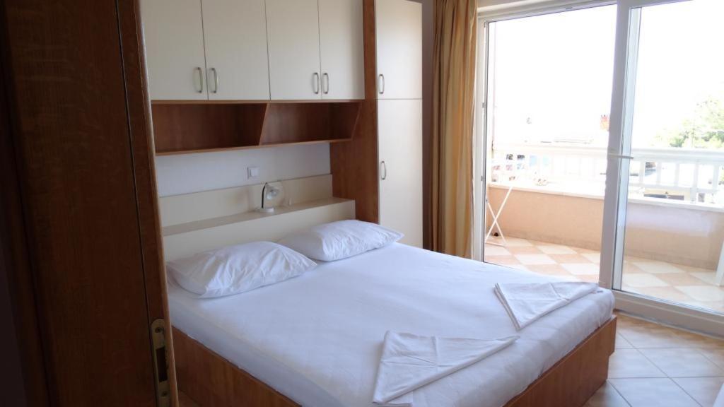 Luetic Makarska
