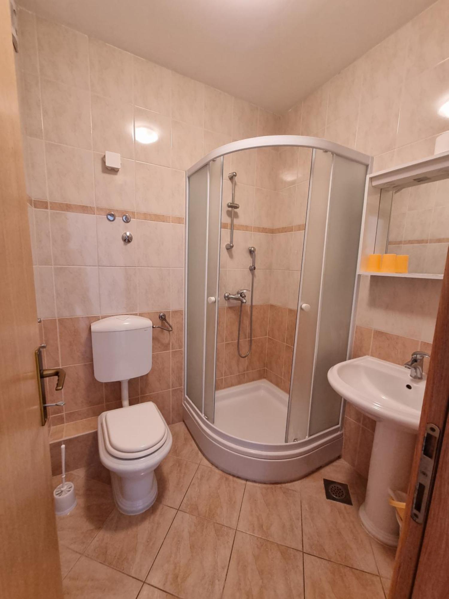 Apartman Luetic *