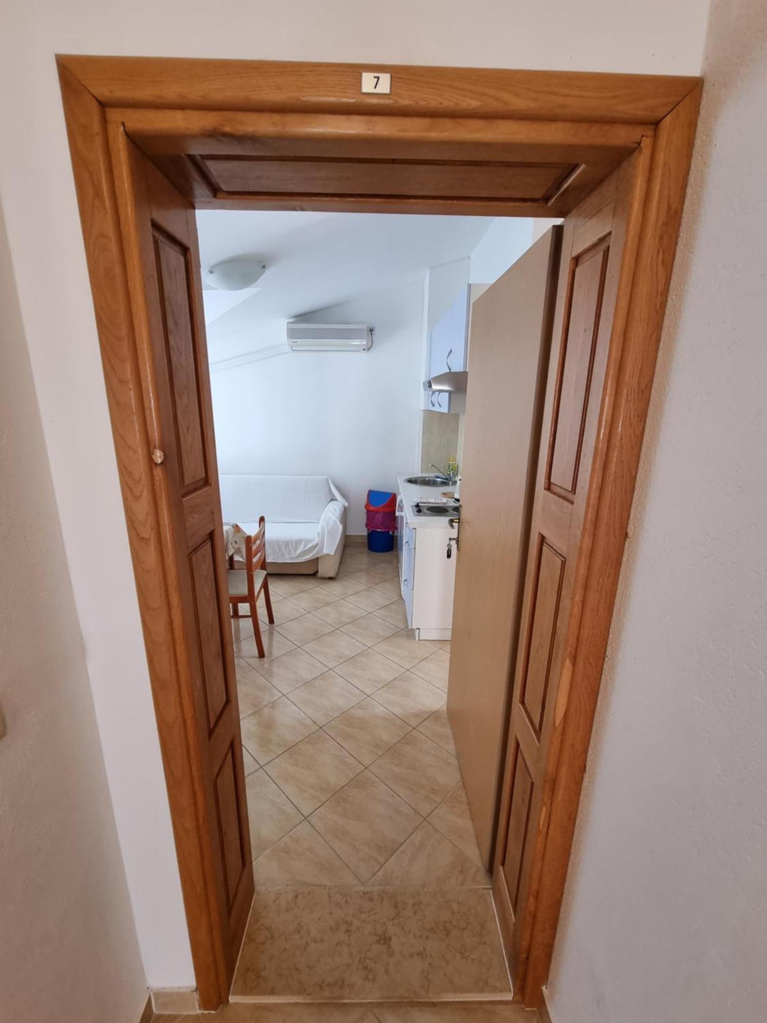Luetic Apartman *