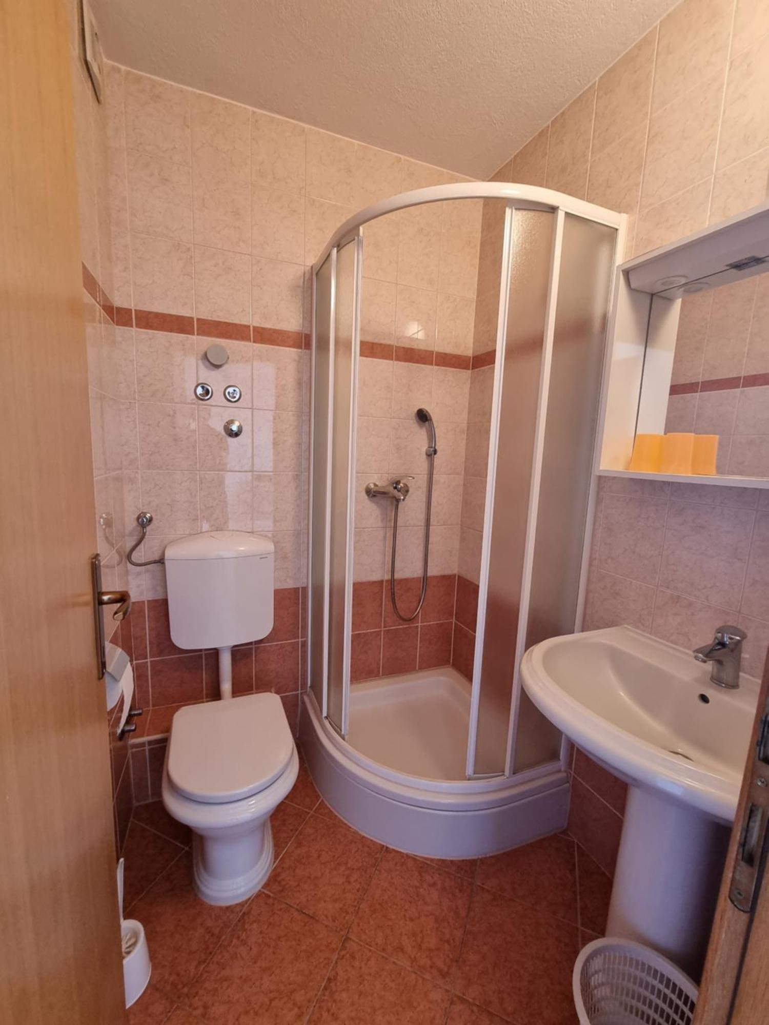 Apartman Luetic *
